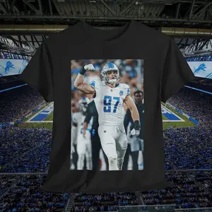 Aidan Hutchinson Flex Graphic Tee Fan Gift Vintage Sports Shirt Cotton Tee Shirt Lightweight Unisex T-Shirt