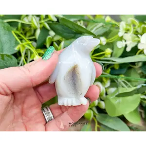 Agate Druzy Penguin Figurine – Natural Geode Crystal Carving for Protection, Joy & Collectors