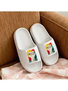 1pc An Ostrich Wearing Yellow Glasses Printed Shower Slippers, Home Slippers, Large Size Slippers, Outdoor Slippers, Travel Slippers, Couple Slippers, Beach Slippers, Gym Slippers, Suitable for Poolside, Leisure, Park Walks, and Outdoor Wear.