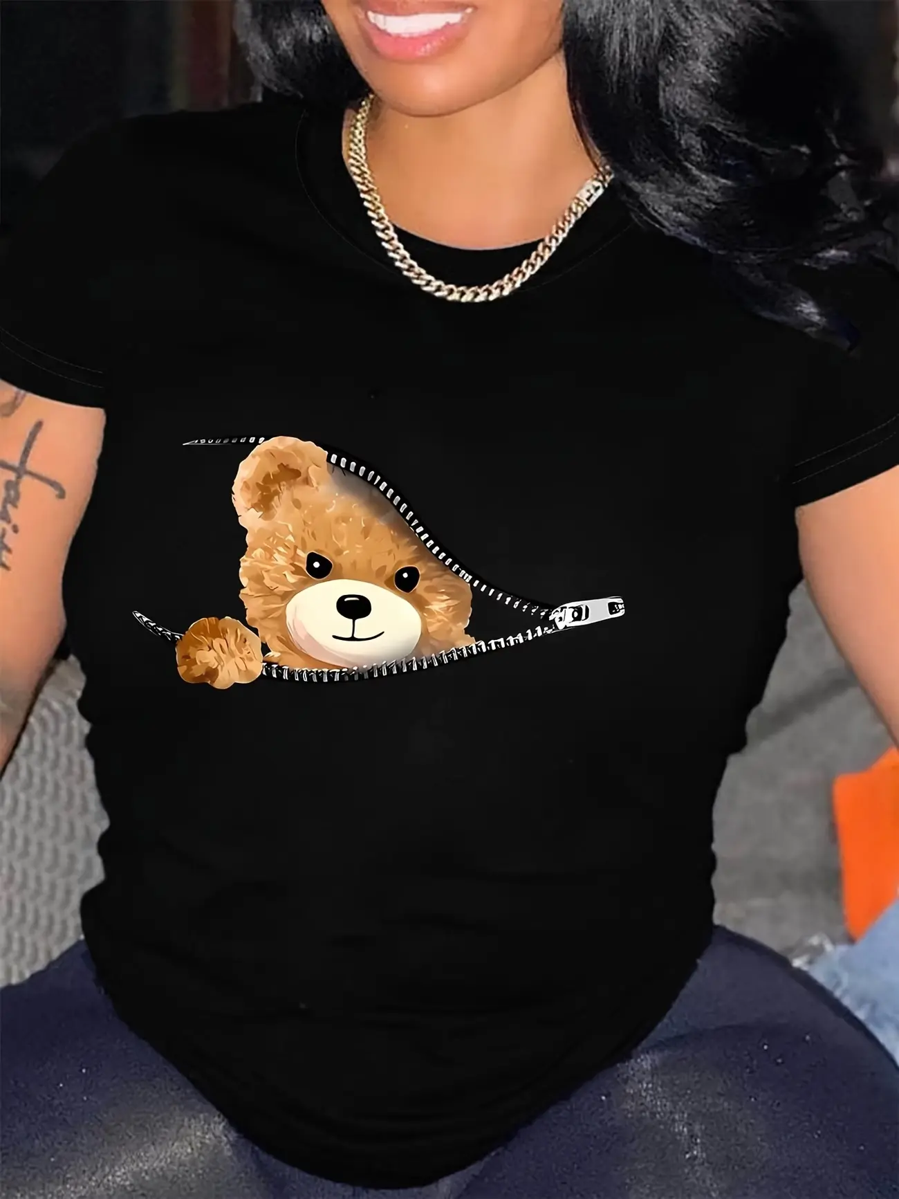 Zipper Peeking Teddy Bear Graphic T‑Shirt, Cute Cartoon Bear Trendy Black Women Short Sleeve Tee