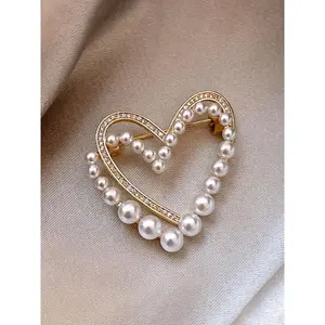 Fashion Simulated Pearl Rhinestone Heart Brooch Pin, Simple Casual Women's Daily Party Versatile Shirt Clip Lapel Flower, Fashion Accessory