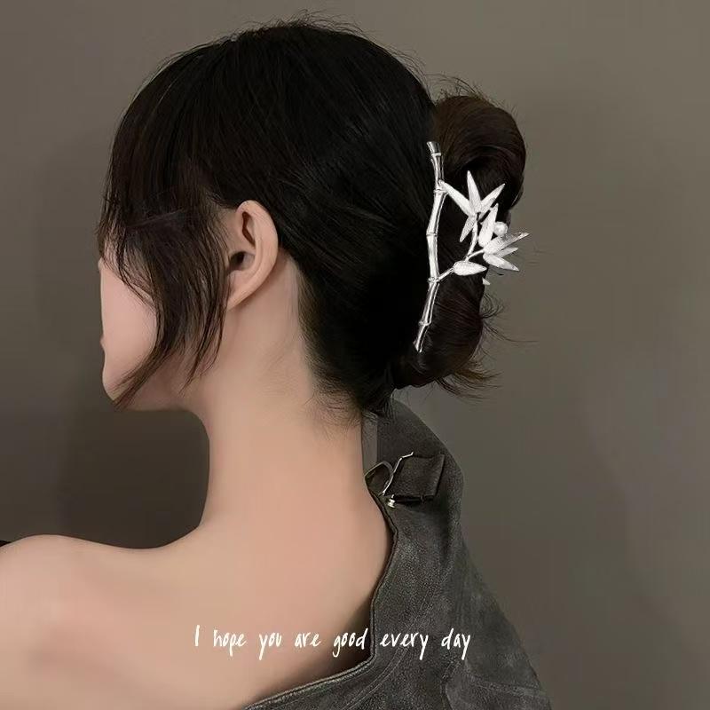 Buy 59$ Get 1 Free Random! Y2K Metal Hair Claw Clips Blind Box, Random Mix Style (Fairy/Spider/Heart/Bow), Silver Gold Punk Hair Clips for Women, Strong Hold Shark Clips Accessories