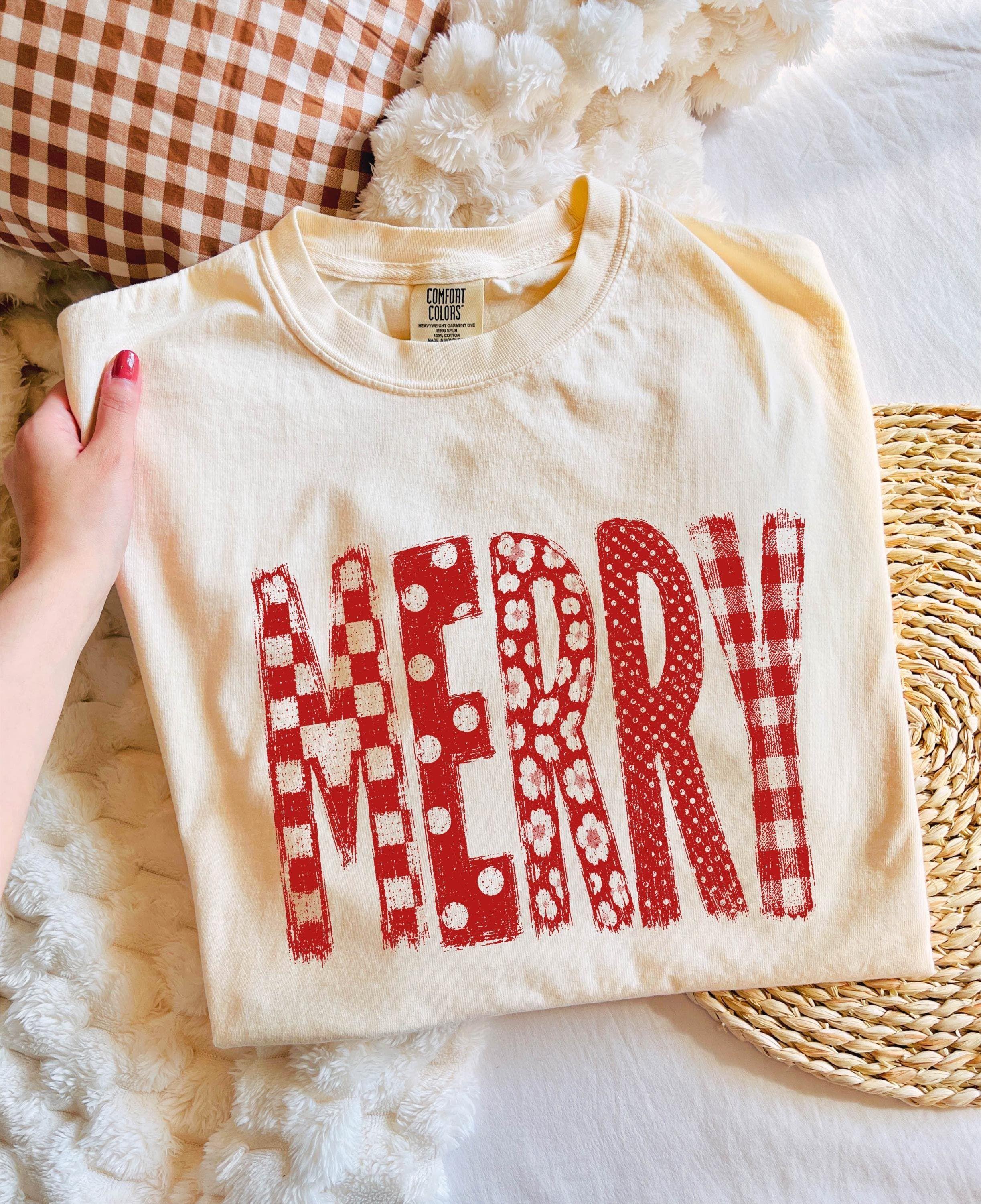 Women’s Comfort Colors® Soft Cotton Fabric Casual Classic Merry Christmas Tee, Retro Festive Holiday Family Matching XMAS T-shirt