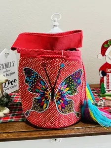 Mochila wayuu large con aplique y pedreria