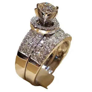 1 Pair Exquisite And Shiny Ladies Fashionable Square-Shaped Diamond-Set Rings, Suitable For Formal Occasions Or as Engagement Rings. These Are Ideal Gifts For Female Friends.