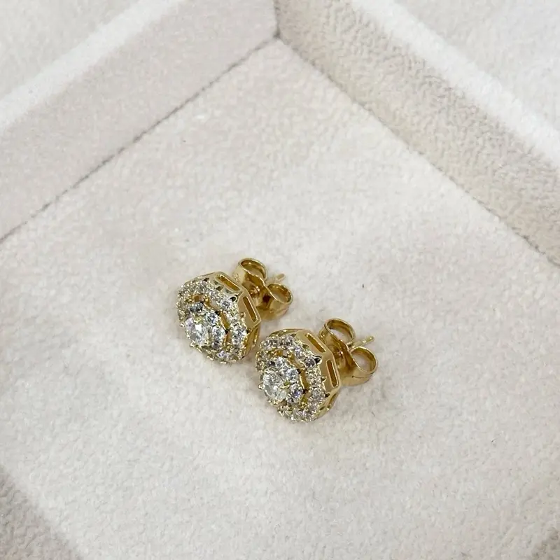 Circon Stud Earrings Hold Plated 14k TT7 - Gold-Tone Jewelry with Sparkling Details