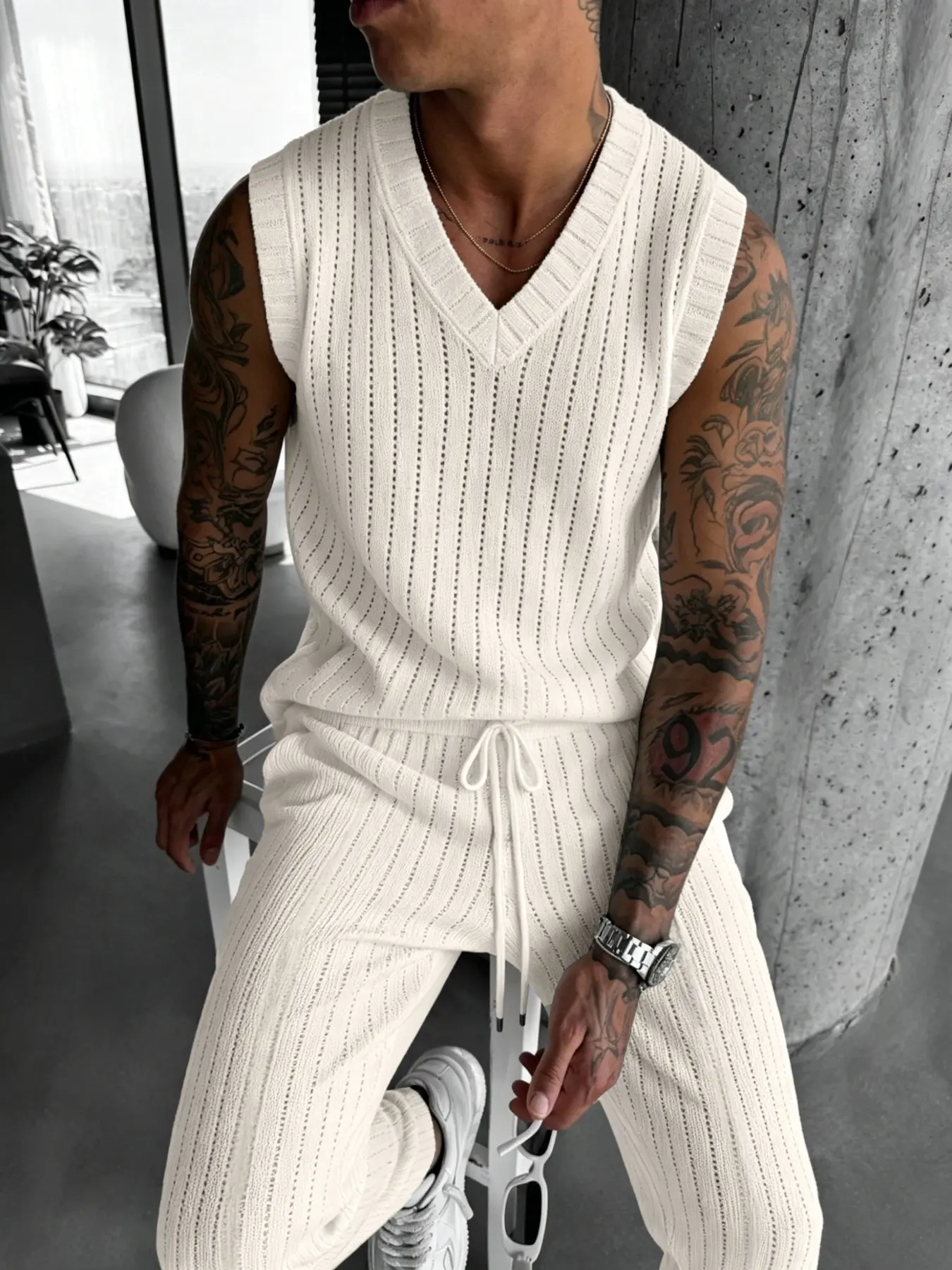 Men's Casual Vneck Sleeveless Sweater Vest and Long Pants Two-Piece Set, Style Set, Loose-Fitting Plain Clothing, Comfortable and Stylish for Daily Wear