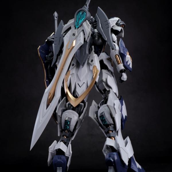 Funtasy Planet SNAA 1/144 Mecha Model Kit - Tristan Knights of the Round Table - Articulated Action Figure Building Kit, Golden Celtic War Patterns & Hidden Covenant Sword, Gift for Adults & Teens