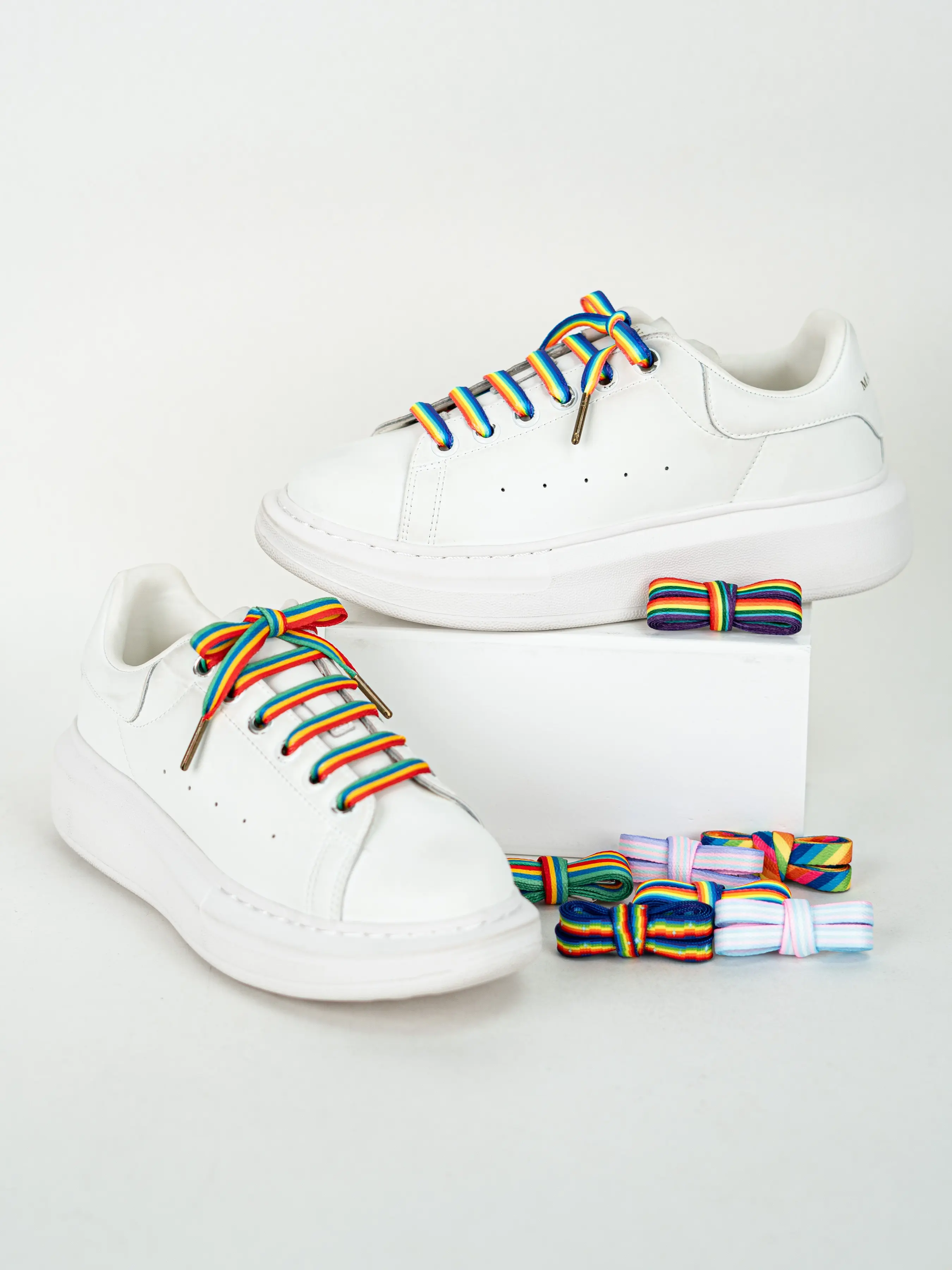 Silver Color Metal Head Rainbow Lines Shoe Laces, 120cm Long Flat Wide Shoelaces for Daily Casual Sports, Comfortable and Durable