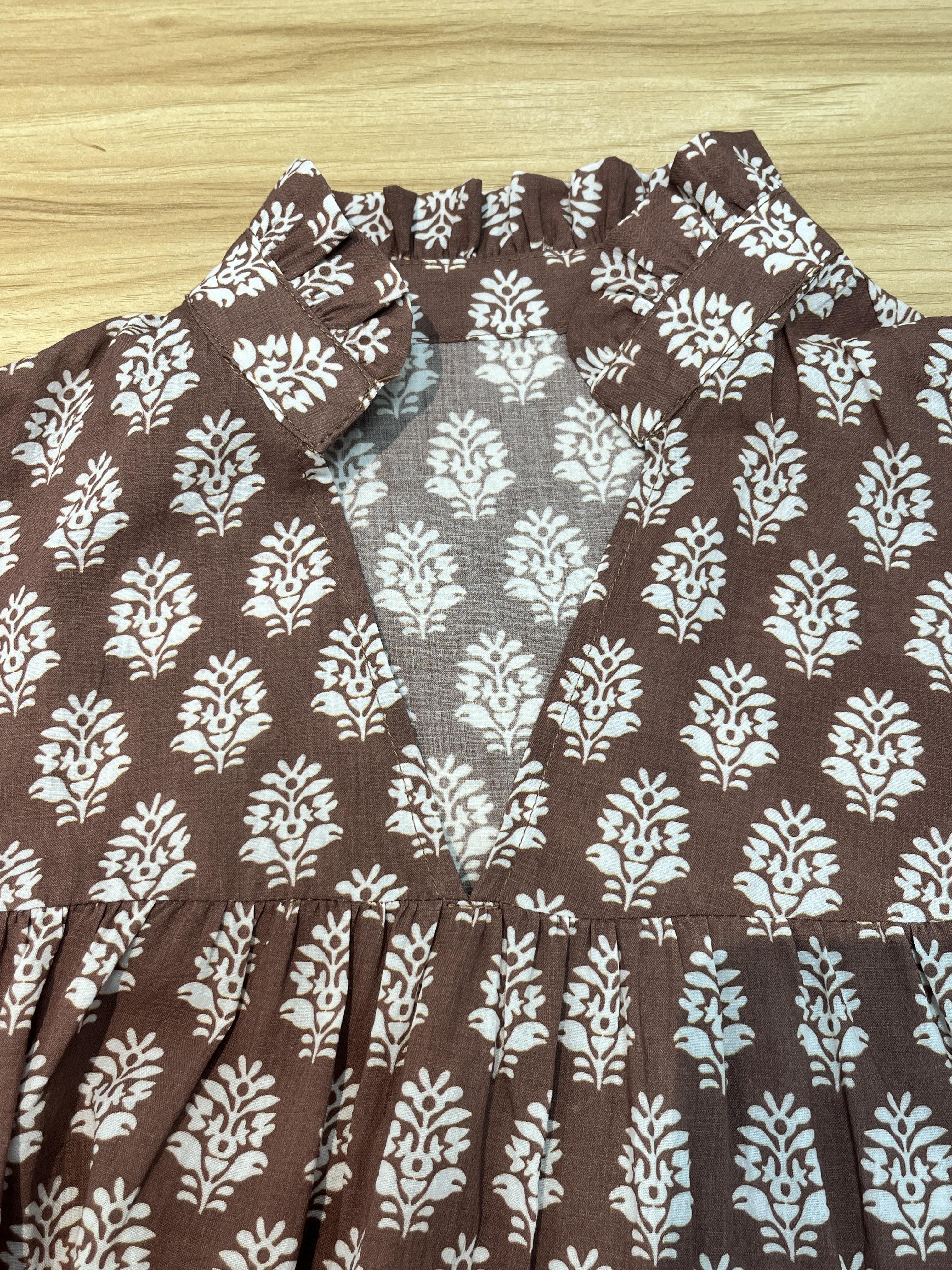 SageVell Charming Vintage Floral Printed V Neck Blouse Women's Cozy 3/4 Sleeve Top Brown Fabric Medium Cotton Viscose Fitted Shirts Boho Elegant Feminine Jeans Outfit