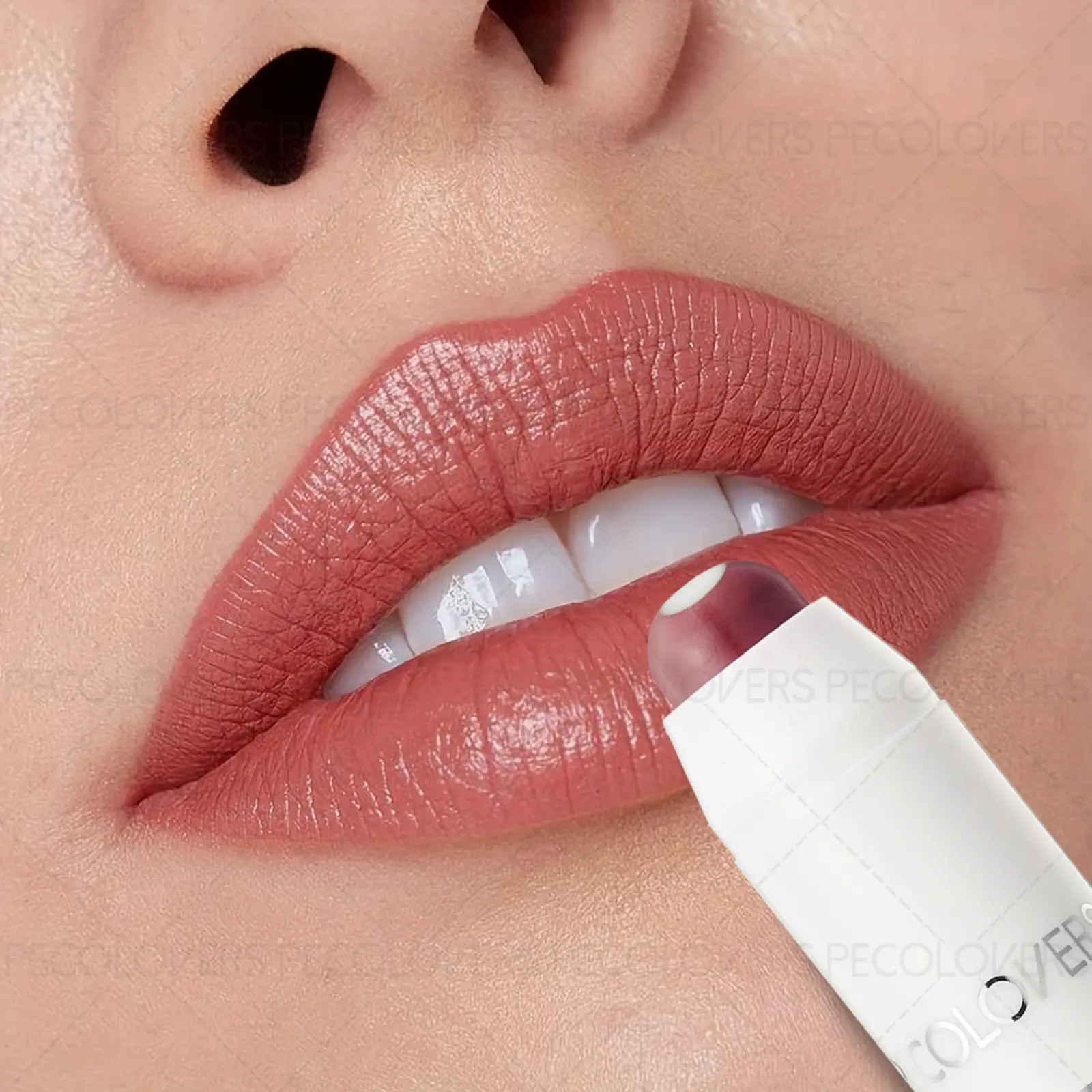 1PC Nude Sandwich Lipstick Pen - Soft Texture, Moisturizing Semi-matte Formula, Contouring Lips, Non-stick Cup, Waterproof and Smudge-proof, High Pigmentation, Perfect Mother's Day Gift