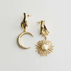 [Limited time event] Creative and interesting palm sun and moon earrings asymmetrical exaggerated fashion earrings female gift versatile fashion personality creative design
