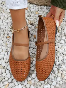 Women's Flat Shoes 2026 New Slip On Flats Comfortable Versatile All Seasons Wear Suitable for Various Occasions, Stylish Daily Footwear