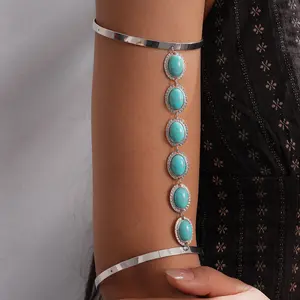 A vintage turquoise personality bracelet