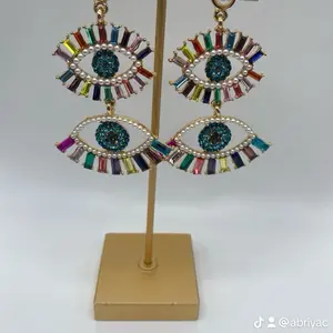 Eye Candy Hang Earrings Medium