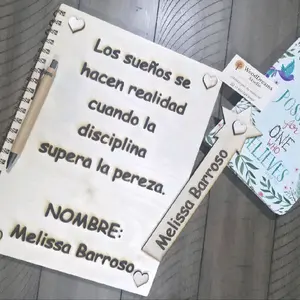 Cuaderno personalizado de madera