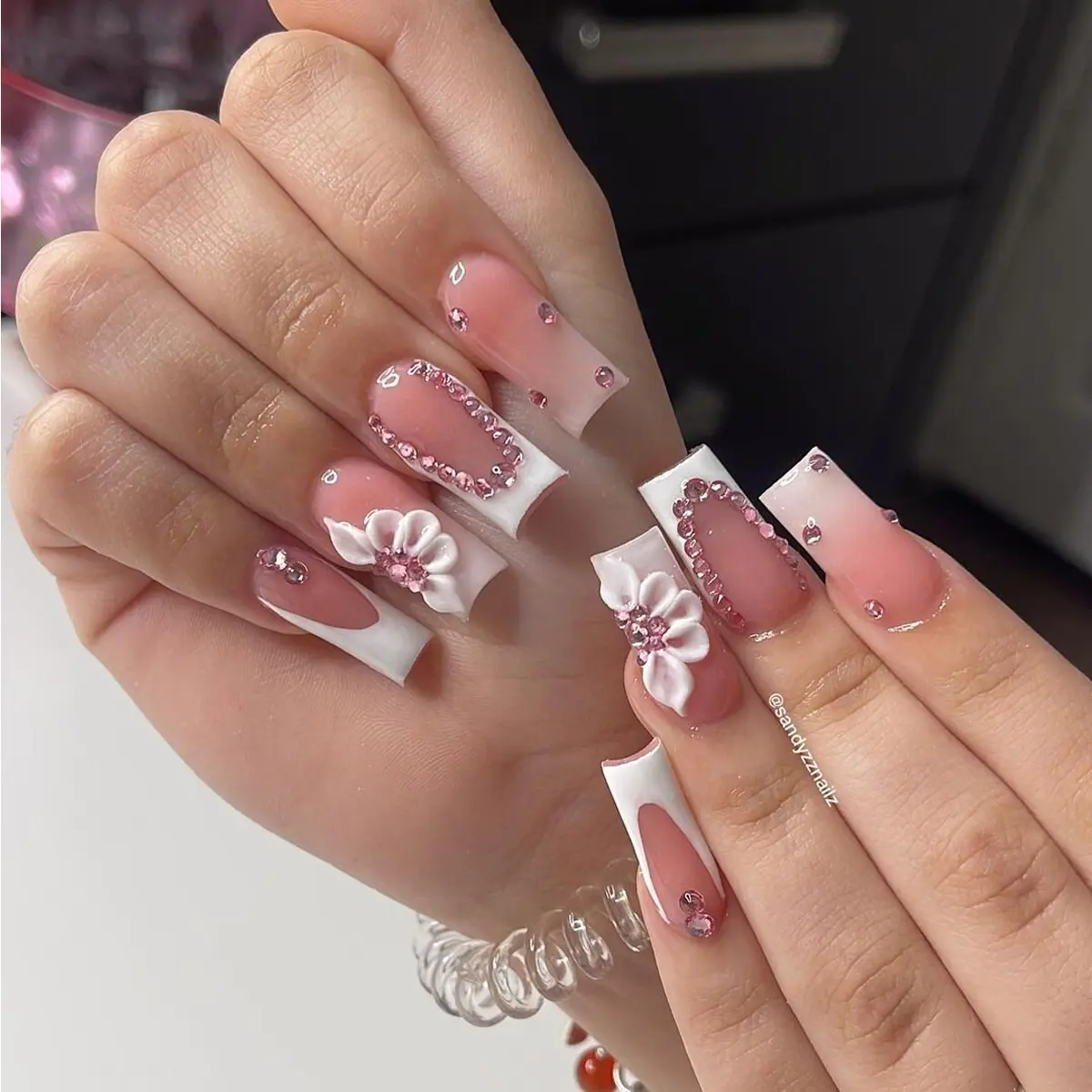24pcs Medium Square Press-On Decorative Nails, French Gradient Glitter Floral Design Flower Nails, Reusable Nail Art Set with Jelly Glue and File for Women, Fake Nails Kit