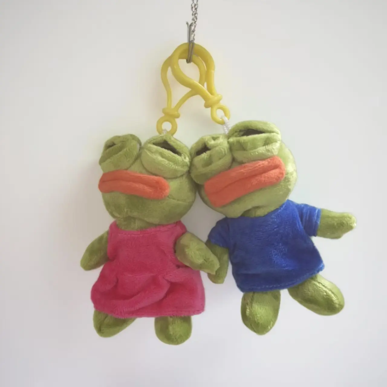 12cm Cute Sad Frog Pepe Plush Key Ring Couple Pair Plushies Backpack Ornament Soft Fluffy Animal Doll Keychain Valentine Birthday Present