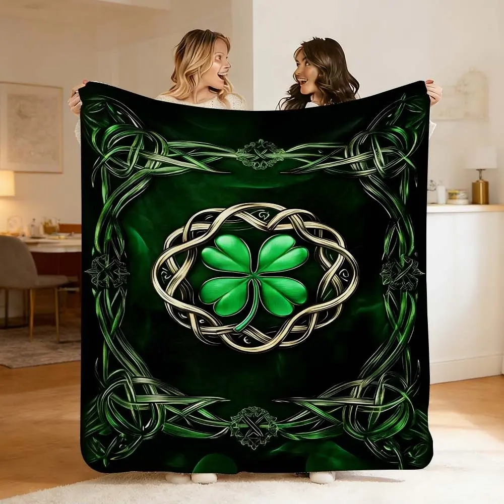 1 Pc Luxurious Green Celtic Knot Print Blanket - Perfect for Bedroom, Sofa & Camping - Cozy Cover Blanket for All Seasons - Stylish Portable Blanket with Detailed Pattern - Enhance Your Living Space with Elegance and Comfort - Perfect Gift Option
