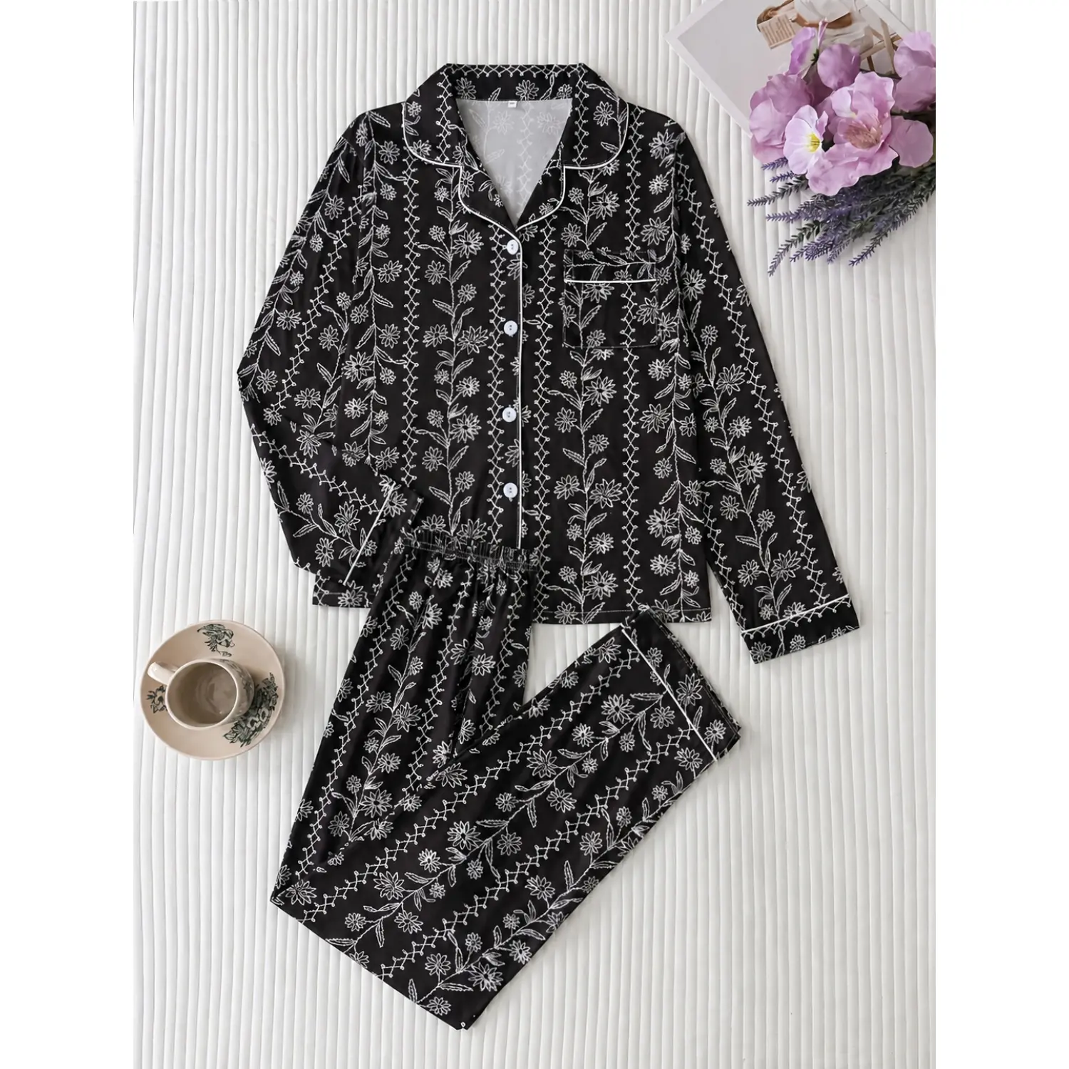 Plus-size Women's Floral Vine Print Vintage Pajama Set, Featuring a Lapel Button-up Long-sleeve Top and Comfortable Long Pants, Elegant Women's Sleepwear and Loungewear