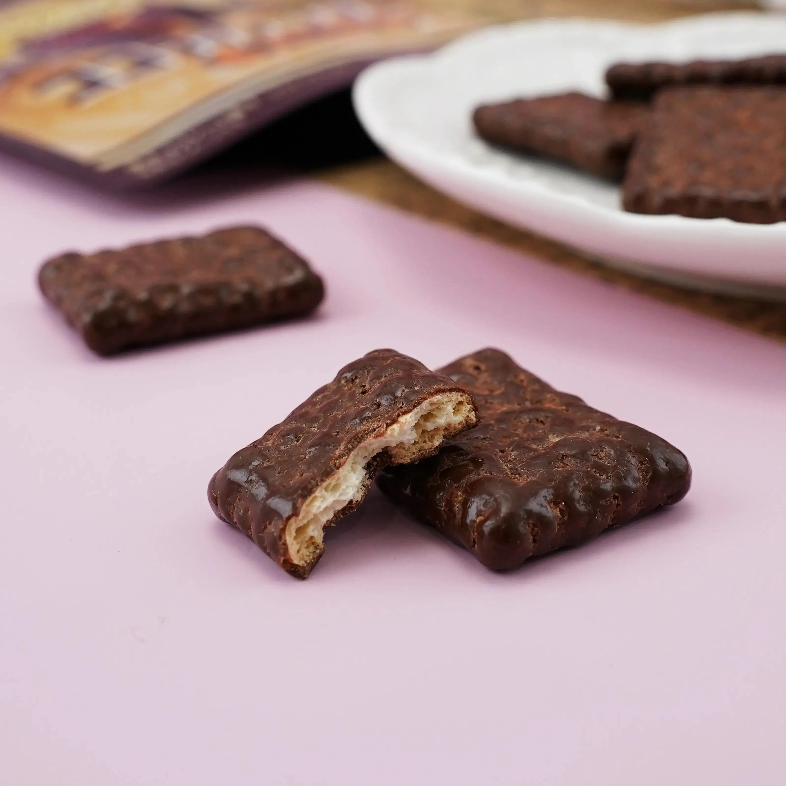 NISSIN CISCO'S Mini Coconut Chocolate Cookies 34g - Japanese Snack, Crispy Wafer Biscuits