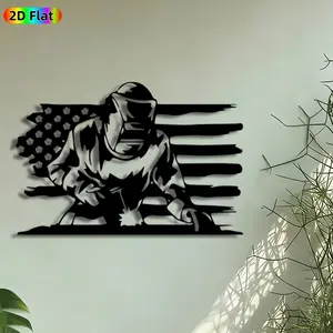 1pc Welder with American Flag Metal Wall Art, Patriotic Welder Statue Mural, Artistic Metalwork, Intricate Craftsmanship, Perfect for Independence Day, Fathers Day Decor, Perfect for Garage Workshop Man Cave Decor, Ideal Gift for Welding Enthusiasts.