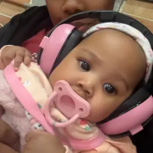 Baby Noise Cancelling Helmet, Protection Ear Cover, Ce Certified, Newborn to 36 Months, Sleep, Airplane Travel, Adjustable Anti-Slip Strap