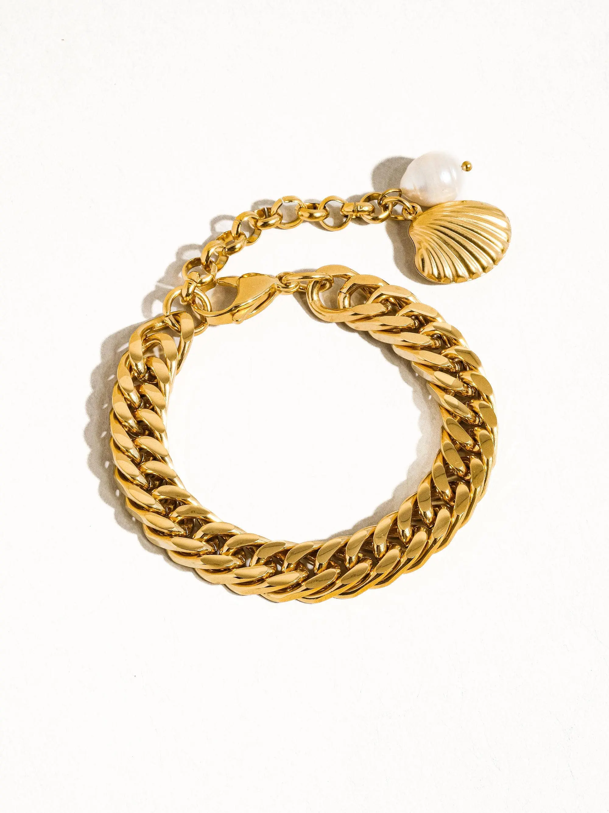 Tossa 18K Gold Non-Tarnish Shell Pearl Chain Bracelet: Yellow Gold