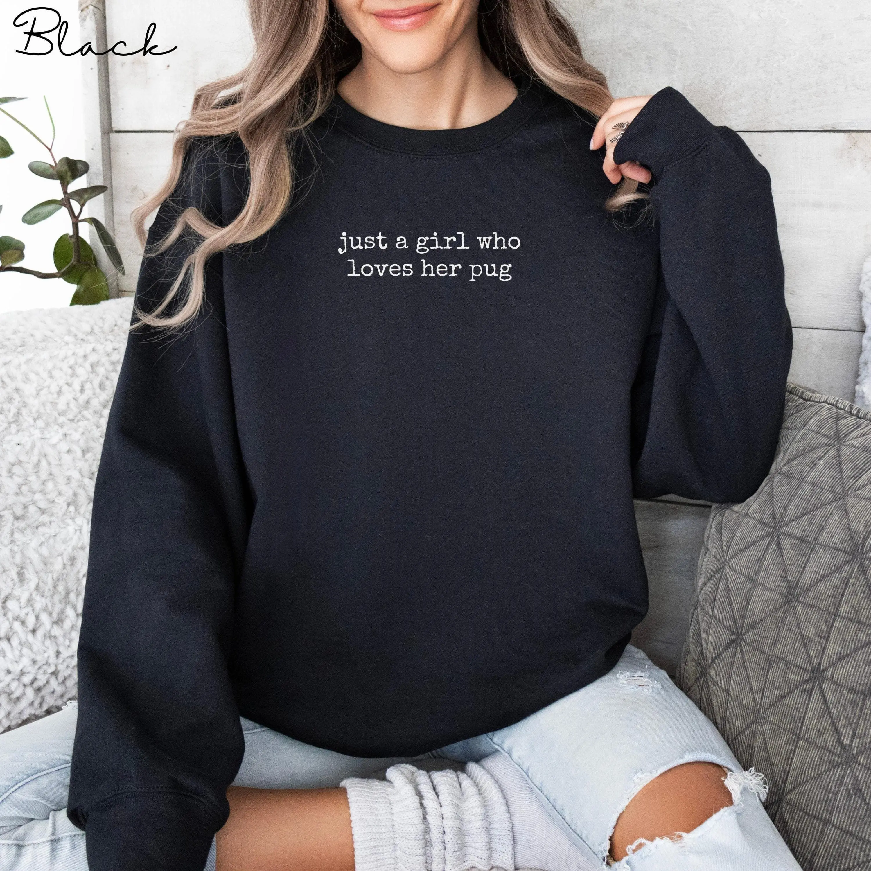 Pug Mom T-Shirt - Funny Pug Lover Gift Cute Animal Pet Lover - Just A Girl Who Loves Her Pug