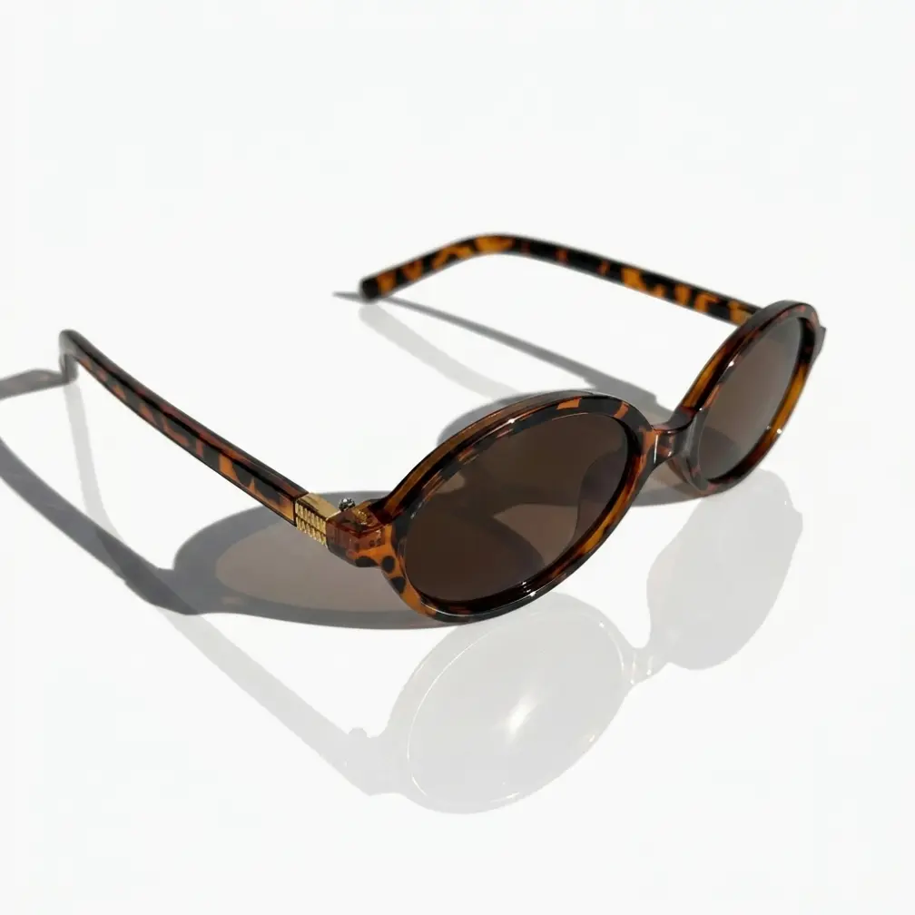 Vintage Tortoiseshell Oval Sunglasses, Trendy Retro Eyewear for Man and Woman, Aesthetic Old Money Fashion Shades