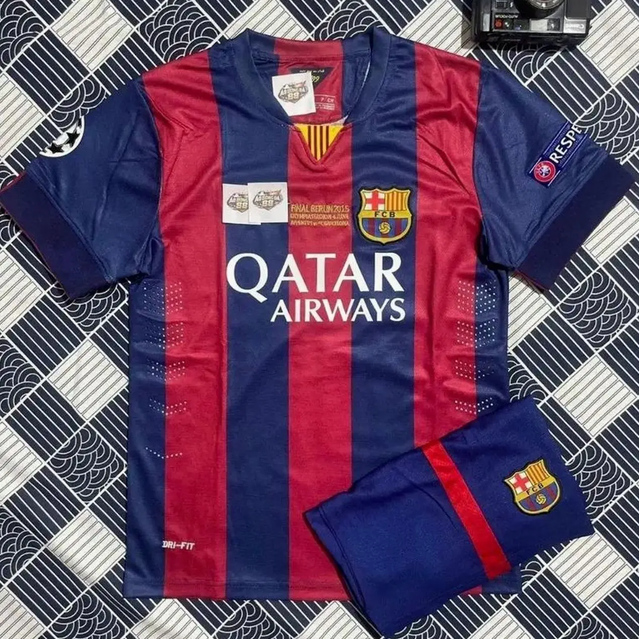 FC Barcelona Retro 2015 Football Club Kit, Collectibles Jersey for Fans