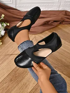 Women's Vintage Split-Toe Flat Shoes, Hollow Out Design, Round Toe, Casual Style, All Seasons, Comfortable and Breathable, Perfect for Daily Wear