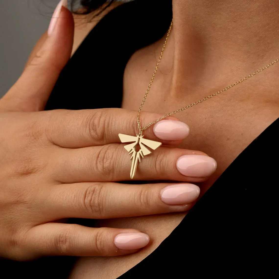 Unisex Dainty Last of Us Firefly Dog Tag Pendant Necklace, Elegant Minimalist Chain Jewelry Necklaces, Cosplay Costume Accessory, Christmas Gift for Movie Lovers