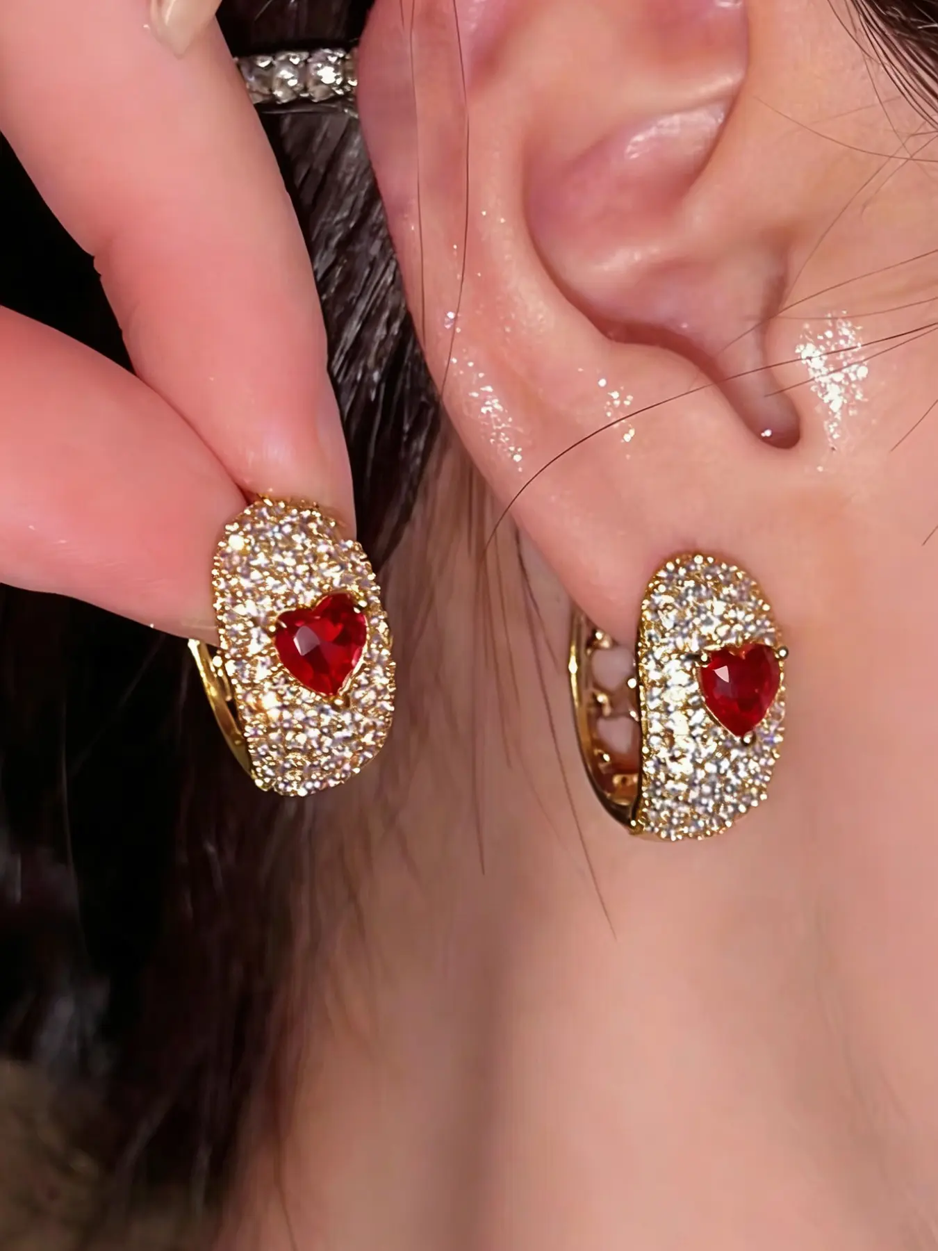 Fashion Exaggerated Heart-Shaped Synthetic Zircon Earrings, Elegant Copper Ear Cuffs for Women, Perfect for Parties and Holidays