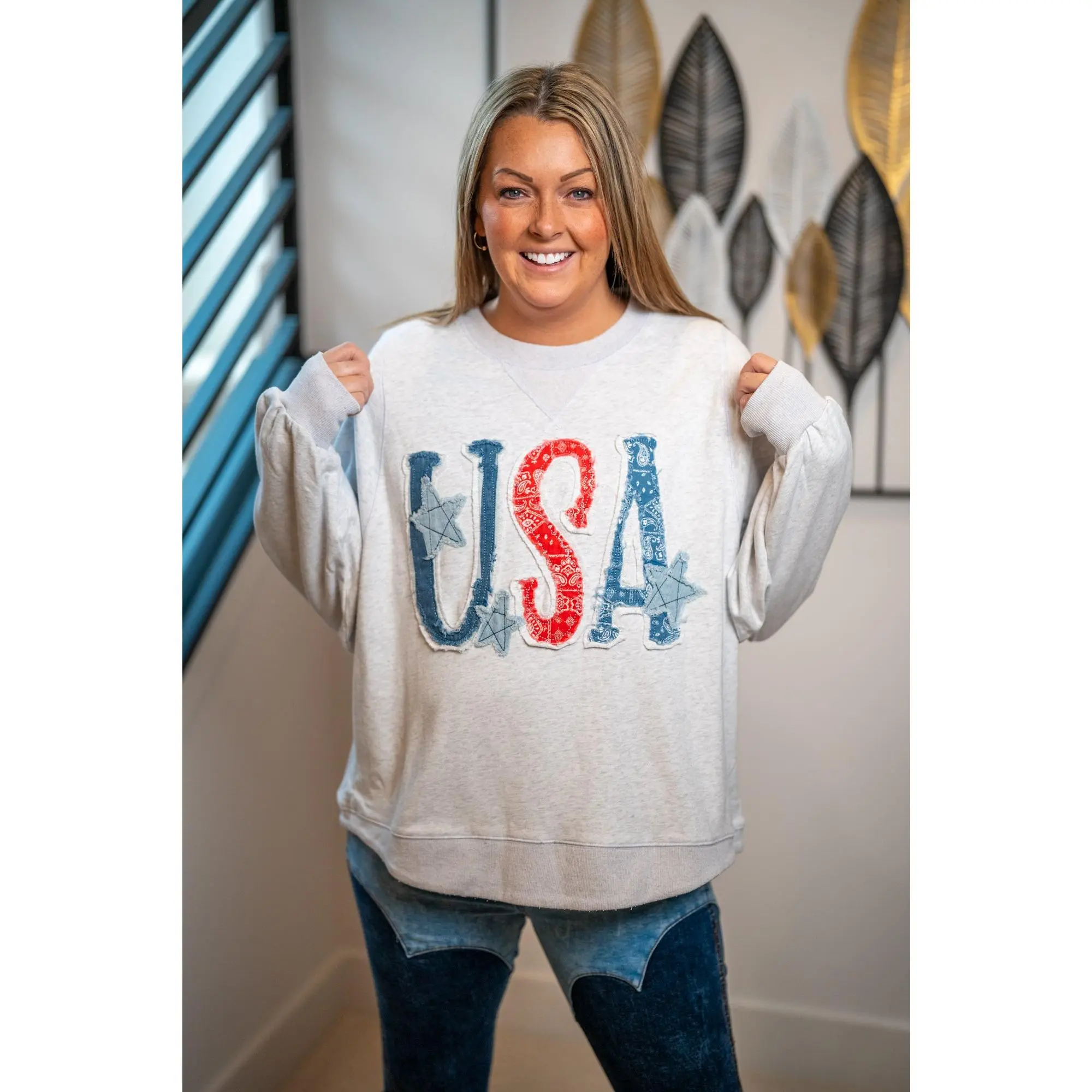 Easel USA Sweatshirt - Mineral-Washed Crew Neck Loose Fit with Embroidered Stars Ribbed Cuffs & Hemline Cozy Everyday Layer