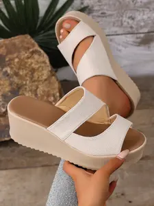 Women's Summer Straw Sandals Butterfly Knot Cross Strap Design Lightweight Comfortable Beach Shoes Casual Daily Wear