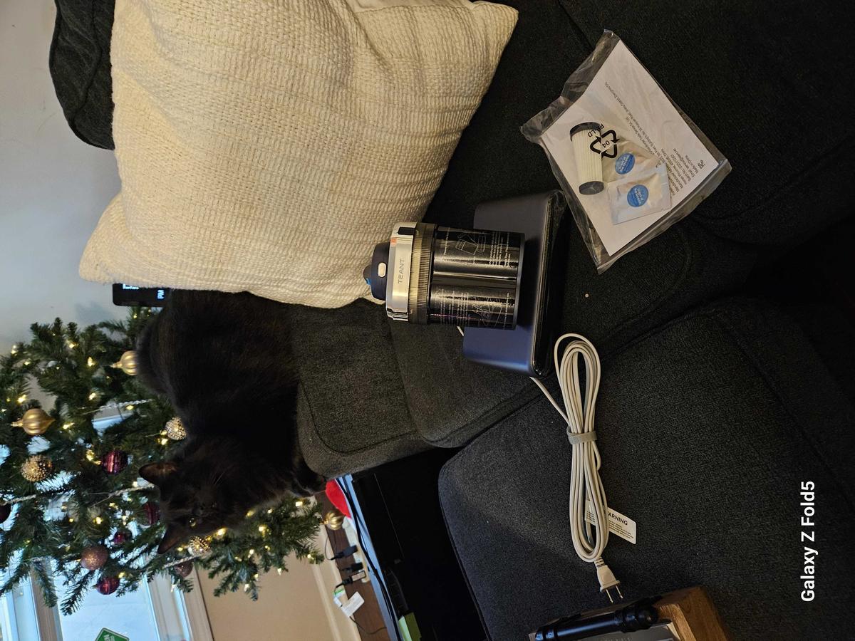 Item: Vacuum Cleaner