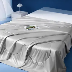 Summer Cool Quilt Handmade Lightweight Blanket, Soft Breathable Jacquard Fabric, Smooth Touch, Luxurious Comfort Modern Bedroom Decor