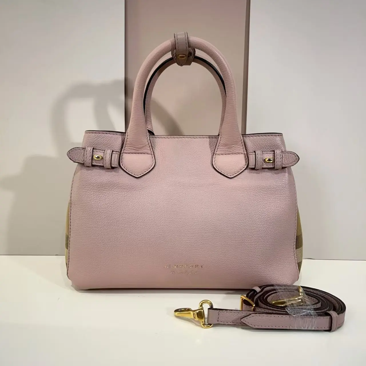 Pre-owned leather Tote Bags Burberry Pale Orchid Derby House Check Small Banner Tote Bag qiqicj6196