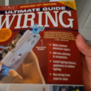 Ultimate Guide: Wiring, Updated 10th Edition: Meets Current National Electrical Code Standards -- The Editors of Creative Homeowner - Paperback
