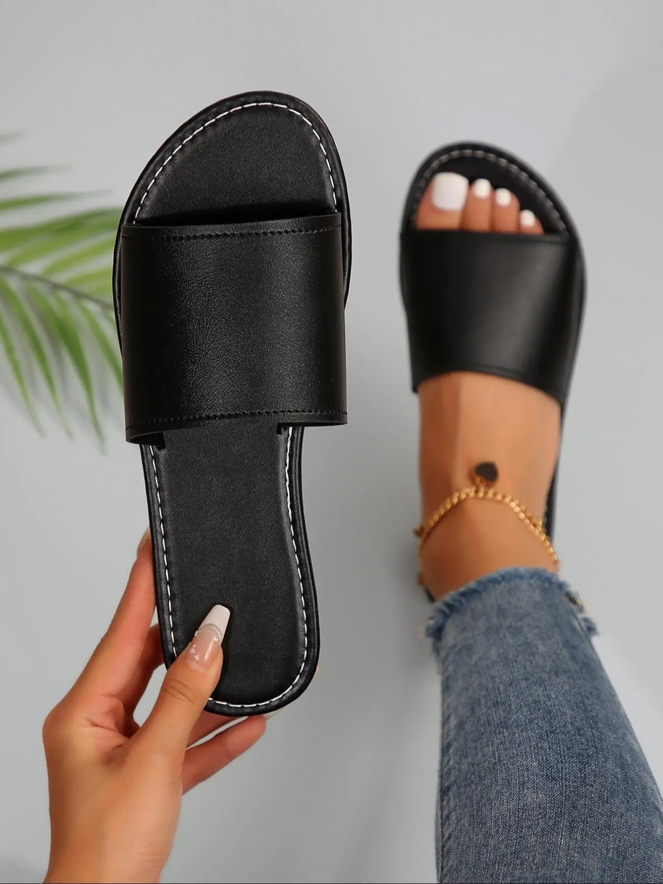 Women's Fashionable Plain Color Slide Sandals, Casual Comfortable Flat Sandals for Beach, Non-slip Slippers for Indoor & Outdoor Wear