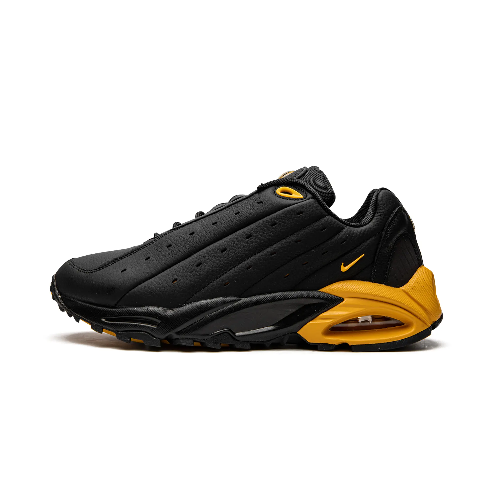 Hot Step Air Terra x NOCTA "Black University Gold" DH4692 002