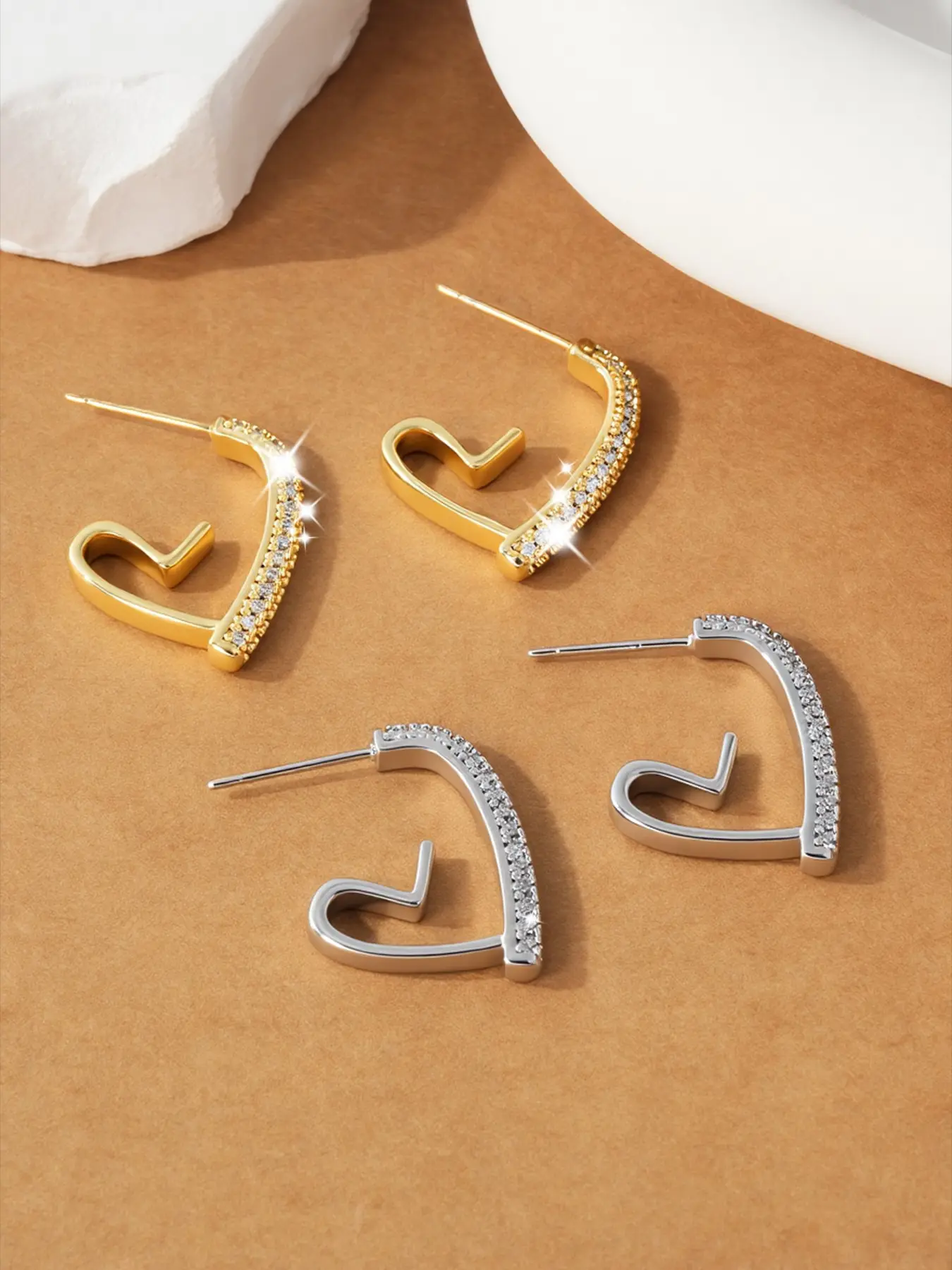 Women's Zircon Earrings, Fashionable Copper Ear Cuffs, Heart Diamond Inlay, Plated, Suitable for Daily Wear & Parties, Heart Shape Earrings