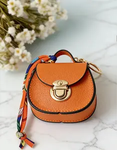 1pc This new, stylish saddle-shaped multi-functional small bag is versatile and can be used to store small items such as keychains and earphones. It's an exquisite, high-quality gift for women and can be used as a wallet, mini bag, or coin purse.