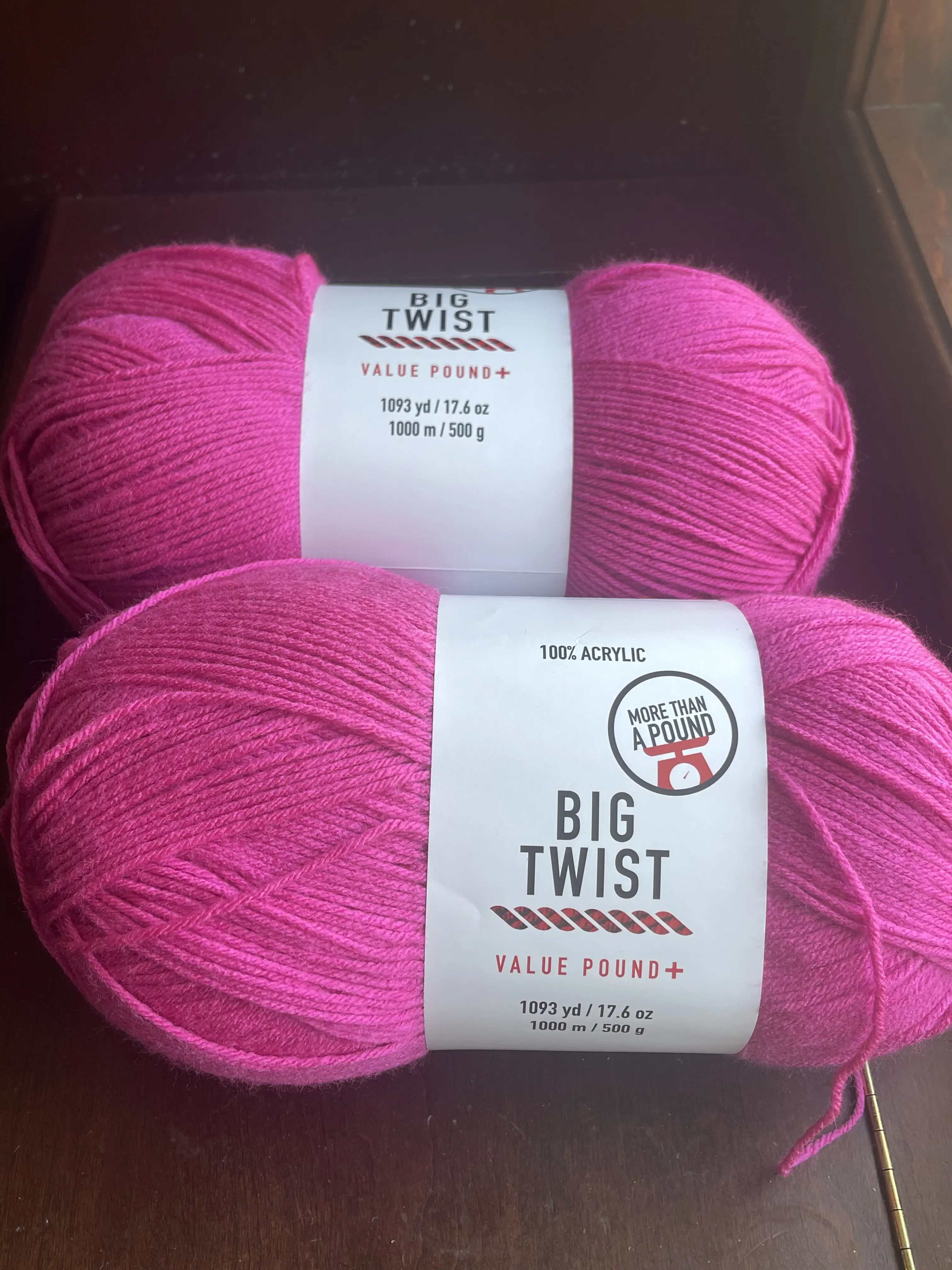 1 roll of Big Twist Brand Magenta Yarn 100% Acrylic 1093 Yd 17.6 Oz 1000 M 500g Value Pound Plus Yarn