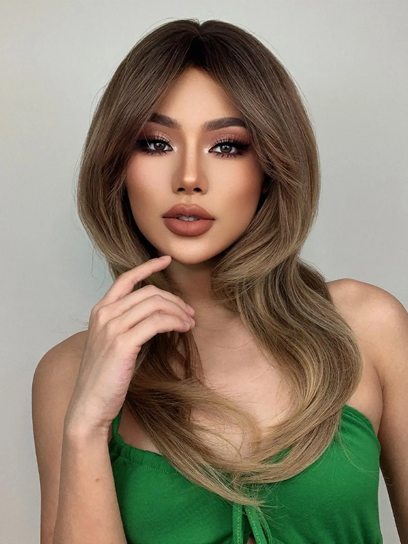 1 Piece Women's 22inch Long Wavy Synthetic Wigs for Daily, Cosplay, Anime or Costume Party, Striking Natural Fluffy Hair Wigs with Bangs for Daily & P