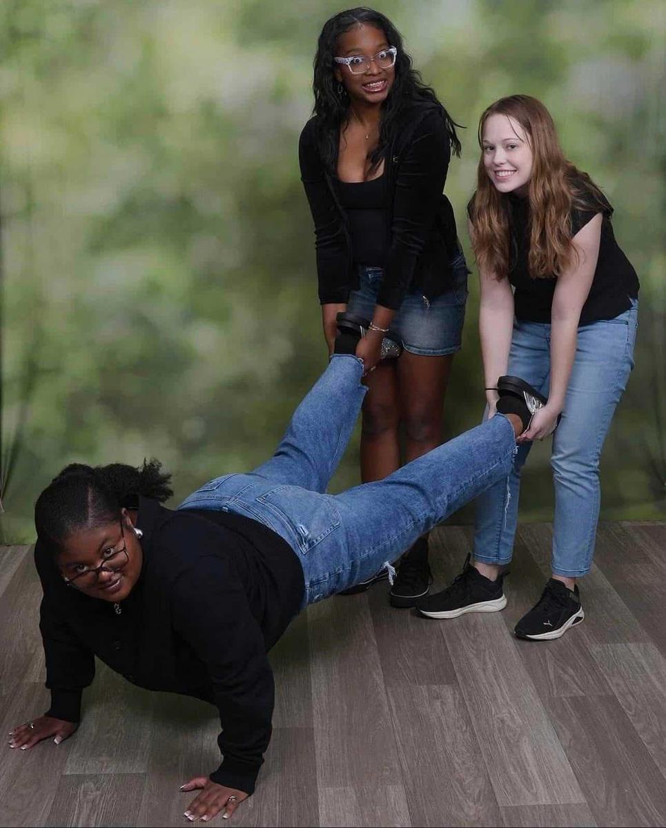 Item: Silky Straight 【HOT】, 1 Pack, 135g, 16inches&9 pcs,20 clips