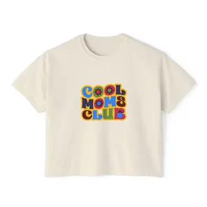 Boxy Croptop Comfort Colors tee with retro “Cool Moms Club” graphic. Soft cotton, relaxed fit, perfect for trendy moms. A fun and stylish Mother’s Day gift for everyday comfort