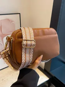 Fashionable and versatile small bag, personalized and exquisite crossbody women's bag, simple and classic women's bag, Stylish Crossbody, suitable for daily occasions such as commuting, shopping, dating, parties, going out, etc, Crossbody Bags