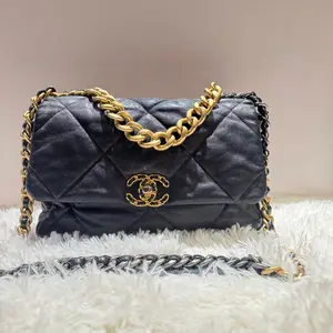 Pre-owned CHANEL 19 Quilted Leather Flap Bag|20123059